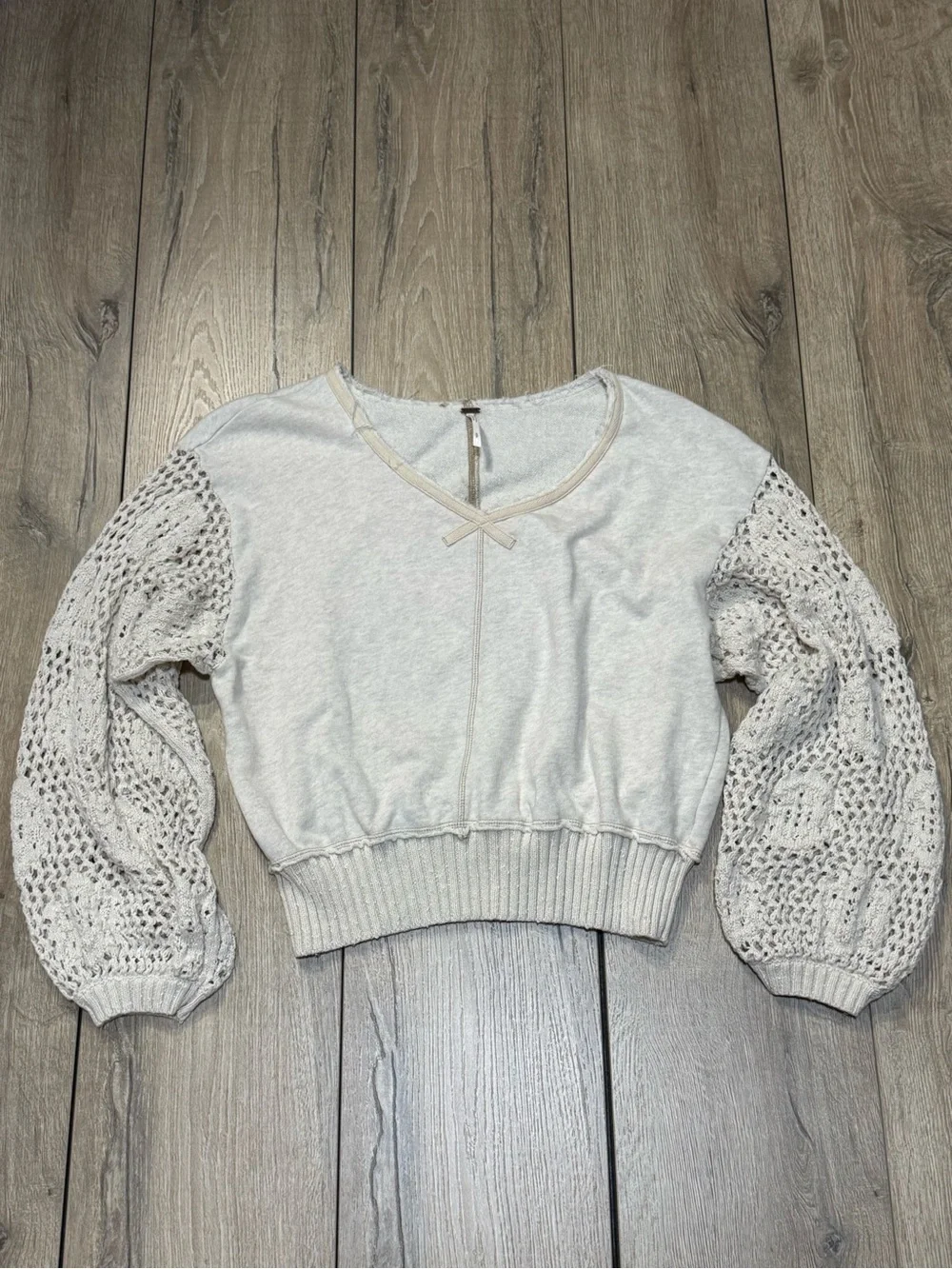 Free People Cream Sweatshirt Crochet Lace Balloon Sleeve V-Neck Small